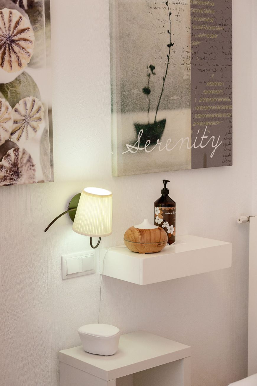 La Sitja, at Relax Room, we offer you massage services and wellness rituals.